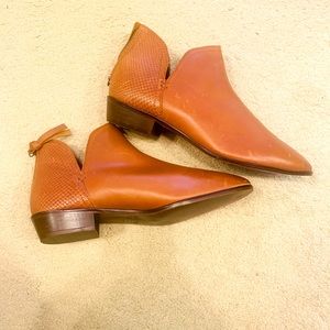 Kenneth Cole leather ankle boots